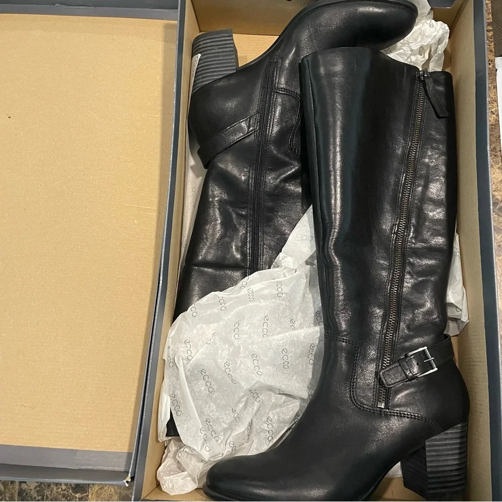 Ecco Black Leather Boots Women Size US 8-8 1/2 (39) - Picture 5 of 16